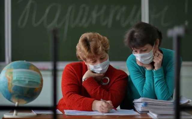 "Вакцинировался - получишь премию": Мэр Ивано-Франковска Марцинкив предложил стимулировать педагогов делать прививку от COVID-19