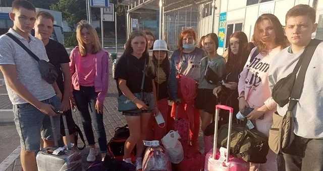 В Борисполе самолет Ryanair "забыл" часть пассажиров, среди них – 10 детей