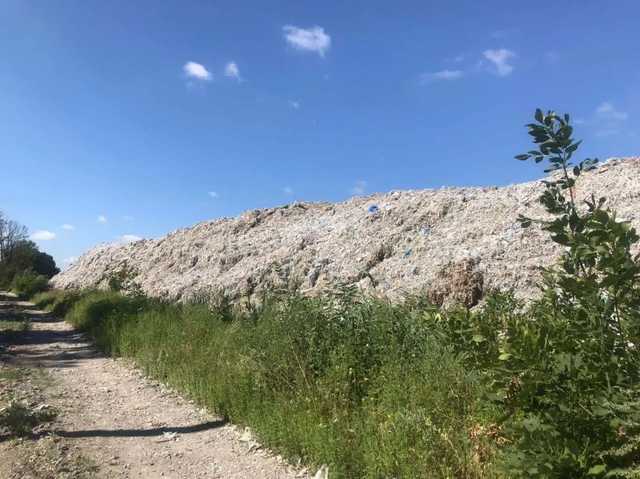 Засорили 10 га: на Киевщине разоблачили злоумышленников, незаконно вывозивших промышленные отходы