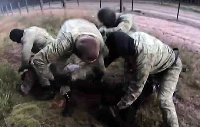 В Беларуси показали, как поймали активистов при попытке сбежать в Украину