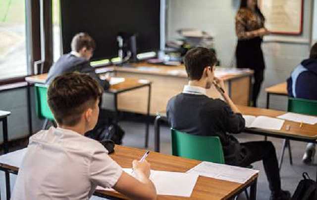 В оккупированном Крыму ФСБ собирает данные о школьниках