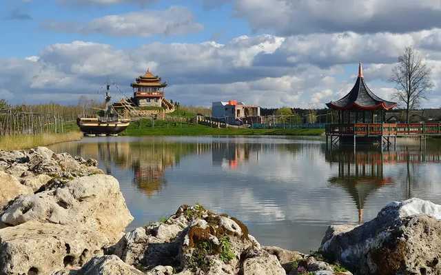 На Черниговщине двух IT-шников убило током в озере гостиничного комплекса