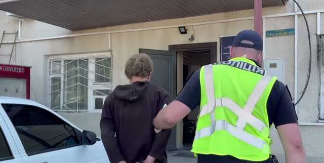 Под Одессой мужчина пытался изнасиловать 7-летнюю девочку, её спасла прохожая