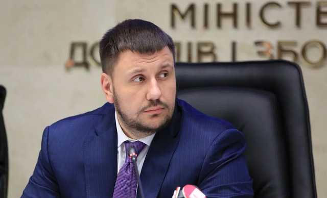 Беглому подельнику Януковича Клименко вернули имущество на миллиарды гривен