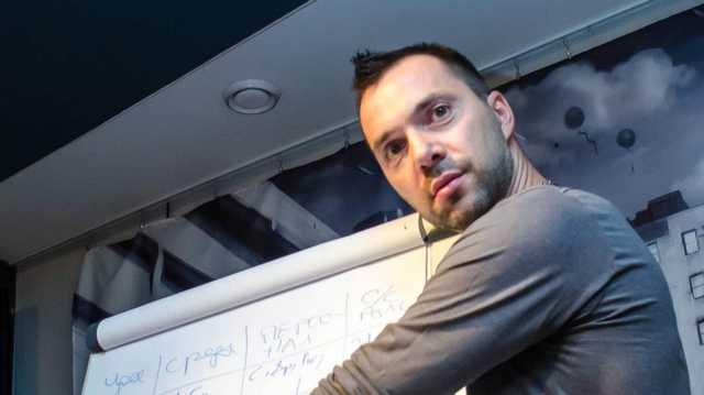 У Зеленского сочли бессмысленным построение демократии в Украине