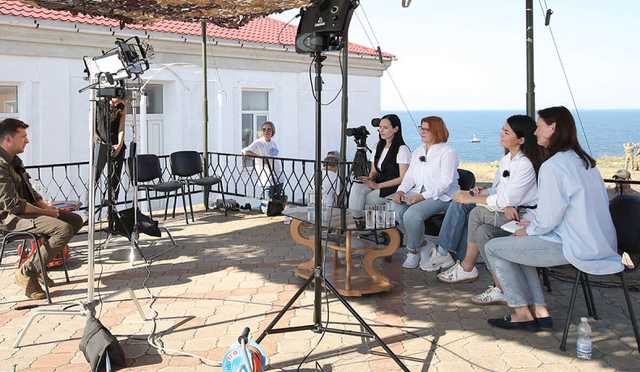 Отвоевать мозги: Зеленский рассказал, как будет бороться с пропагандой РФ