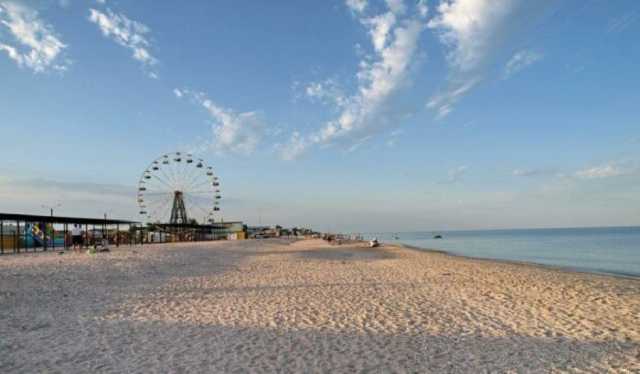 Прекрасная погода, но ужасное море: туристы показали реалии отдыха в Кирилловке