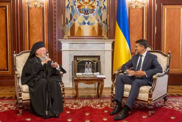 Разумков провел встречу с Варфоломеем