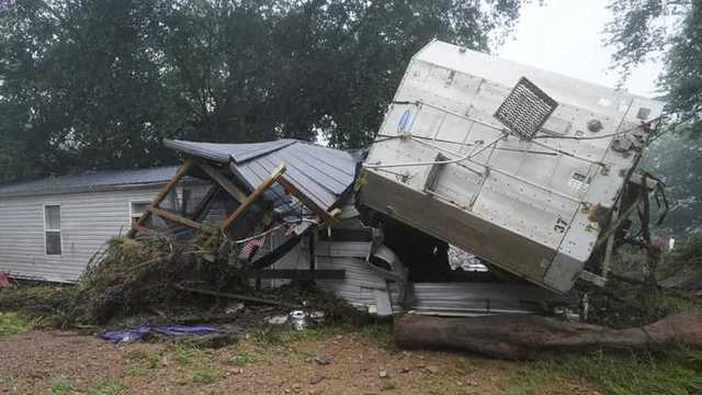 Сокрушительное наводнение накрыло США: погибли более двух десятков человек