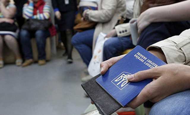 Из Украины выехали уже 10 миллионов человек: как остановить трудовую миграцию