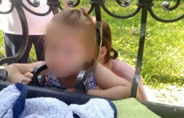 На Прикарпатье девочка застряла головой в заборе