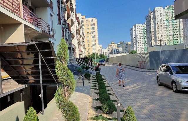 В Одессе устроили стрельбу из окна многоэтажки, пострадал ребенок