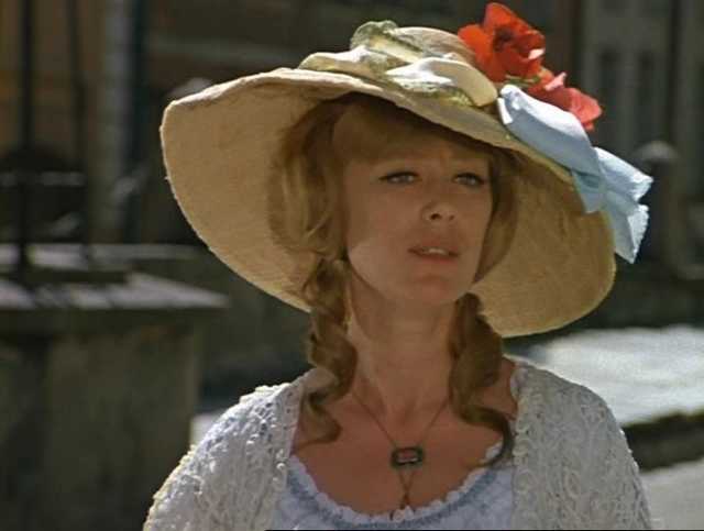 Звезда «Экипажа» и «Чародеев» стала монахиней