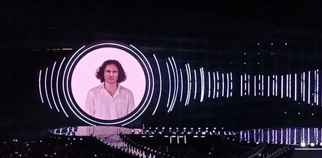 Мама Кузьмы эмоционально отреагировала на "живое" выступление сына