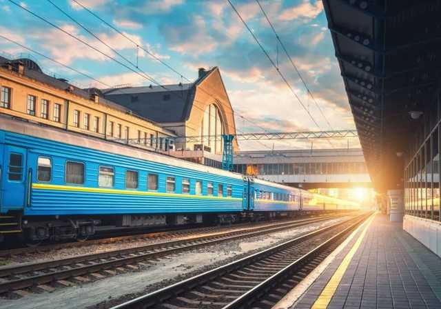 Из-за обстрела Авдеевки ограничили движение поездов