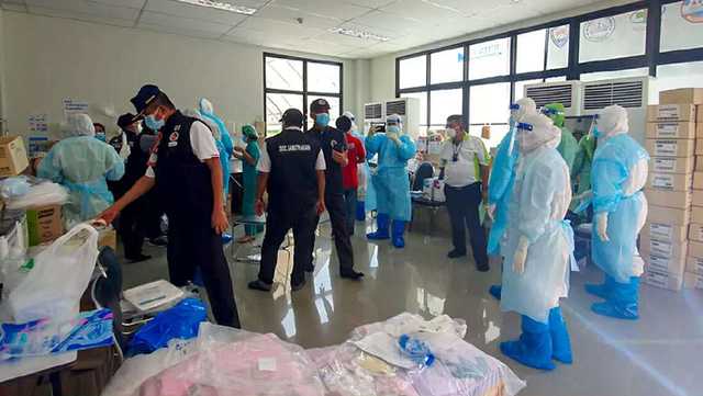 В Таиланде пациенты с COVID-19 устроили оргию в госпитале