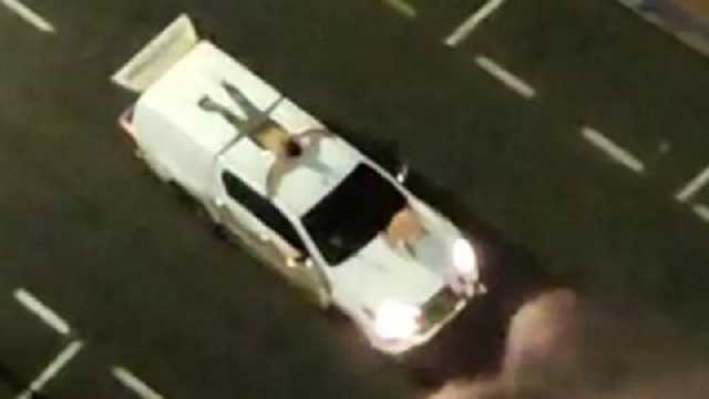 В Бразилии грабители банков привязали заложников к машинам, чтобы скрыться от полиции