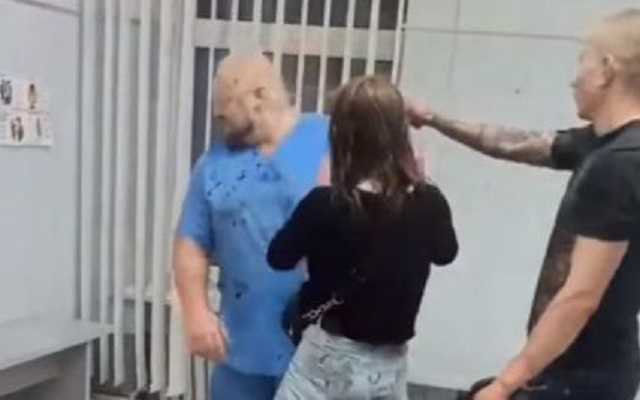 Пьяный дебош в больнице Ровно: пострадавший от пациента медик уволился с работы