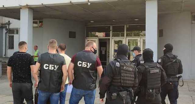 На Луганщине химическое предприятие сливало опасные отходы в Северский Донец