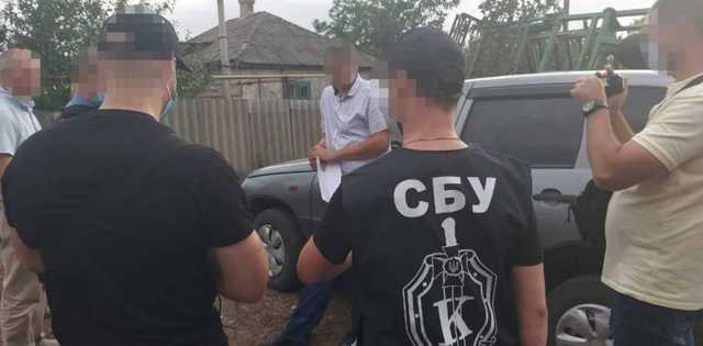 В Луганской области чиновник Госгеокадастра вымогал три тысячи долларов