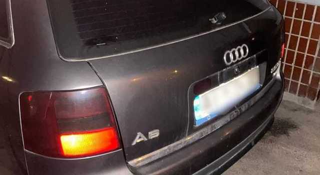 В Киеве пьяный мужчина ездил на авто с поддельным техпаспортом