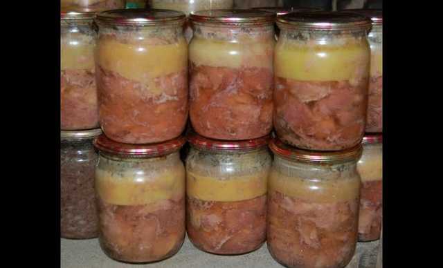 В Ровенской области от ботулизма умер мужчина: полакомился домашней тушенкой