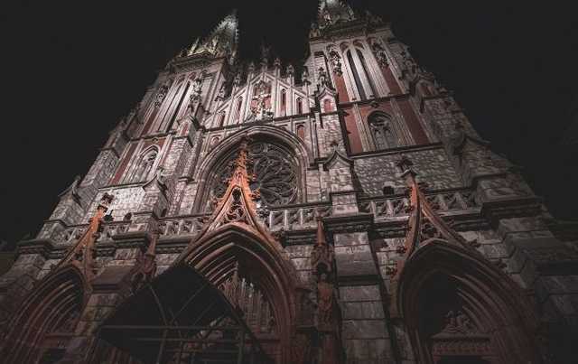 Появились фото пожара в столетнем костеле Святого Николая