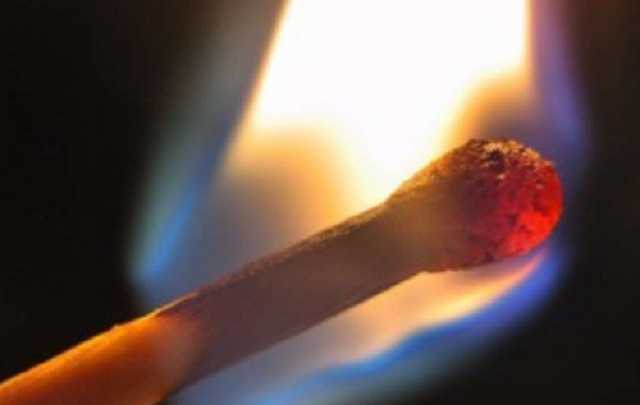 У Маріуполі лікарі рятують дівчинку, яка підпалила на собі одяг