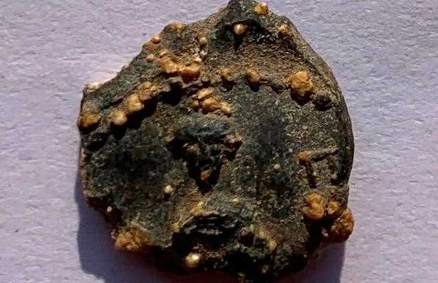 В старинном украинском замке нашли 900-летние печати великого князя Киевского