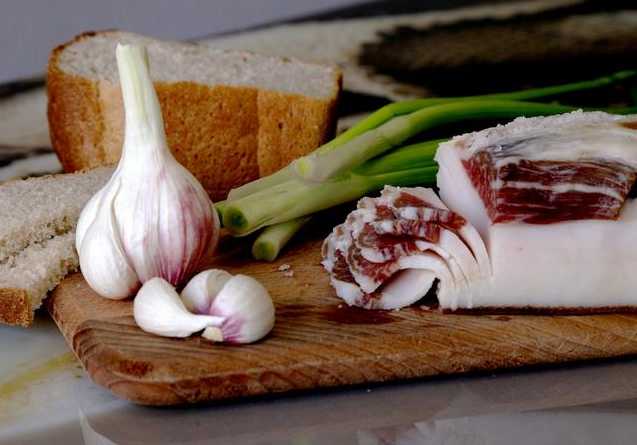 Украинский медик рассказала о непреходящей пользе сала в разумных пределах