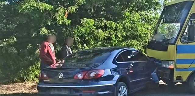 Столкнулся с пассажирским автобусом: на Николаевщине мэр Вознесенска попал в ДТП