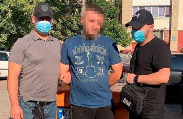 Водитель такси сколотил банду вымогателей