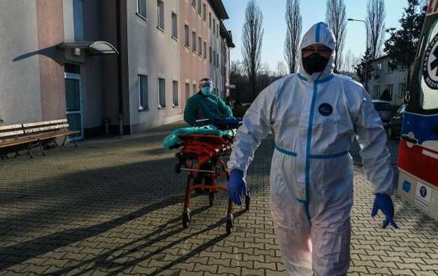 Польша готовится к четвертой волне COVID-19: медики требуют высоких зарплат