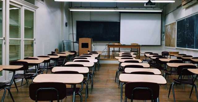 Закарпатье переходит в "желтую" зону: какие учебные заведения продолжат работу