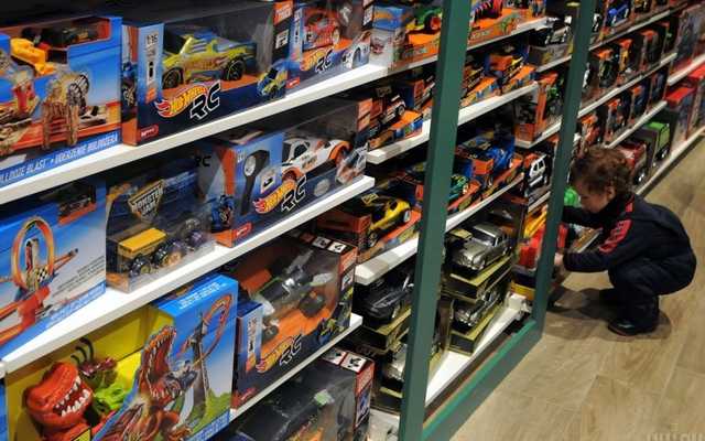 В украинских магазинах выявили более 70 тысяч опасных товаров