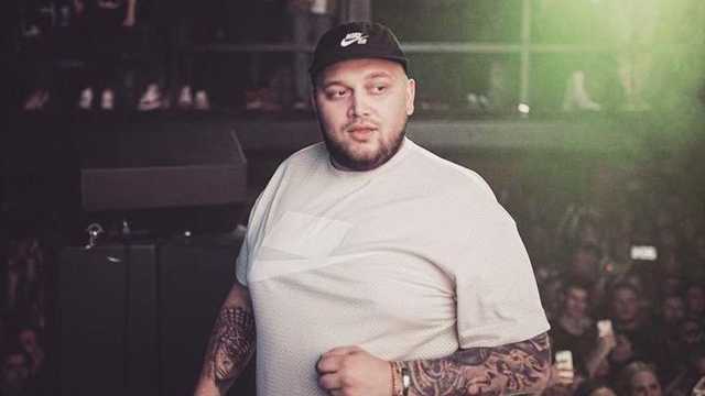 «У нас сейчас война?»: Украинский рэпер Kyivstoner посмеялся над российской агрессией