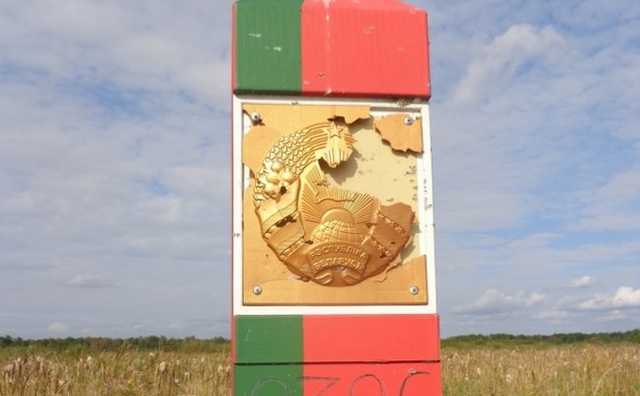 Беларусь утверждает, что ее пограничный знак обстреляли с территории Украины