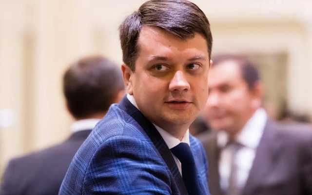 СМИ: В Офисе президента серьезно задумались об отставке Разумкова