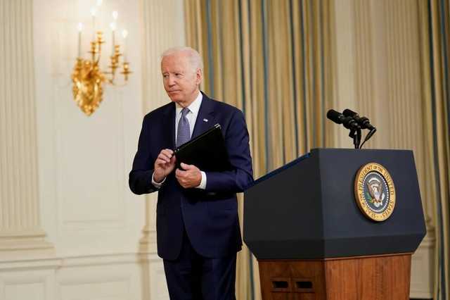 Постійний кашель Байдена стривожив американців: у Білому домі закликали не турбуватися