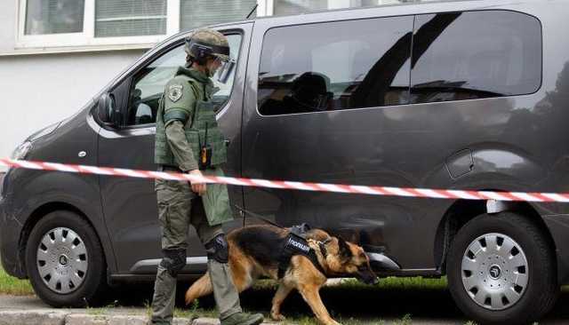 Заправки и супермаркеты: в Луганской области проверяют массовое минирование
