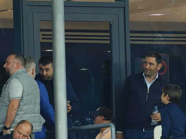 Он сам подошел, – Арахамия заверил, что не общался с Коломойским на футболе