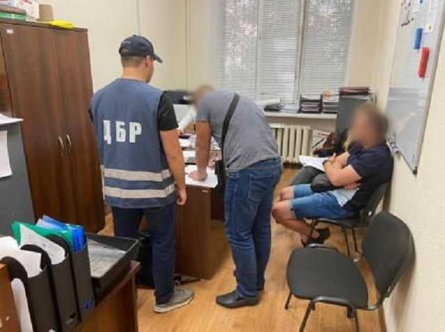 В Днепре группе полицейских вручили подозрение в вымогательстве и пытках