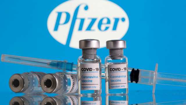 США закупят сотни миллионов доз вакцины Pfizer, чтобы пожертвовать ее другим странам