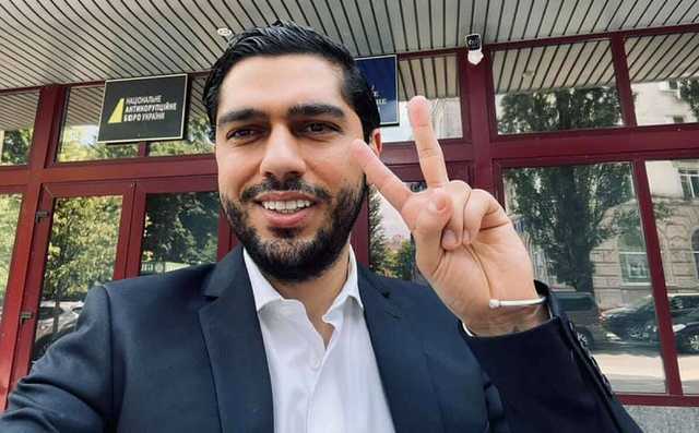 Пари дня: Лерос предложил Зеленскому с Ермаком поцеловаться возле ОП