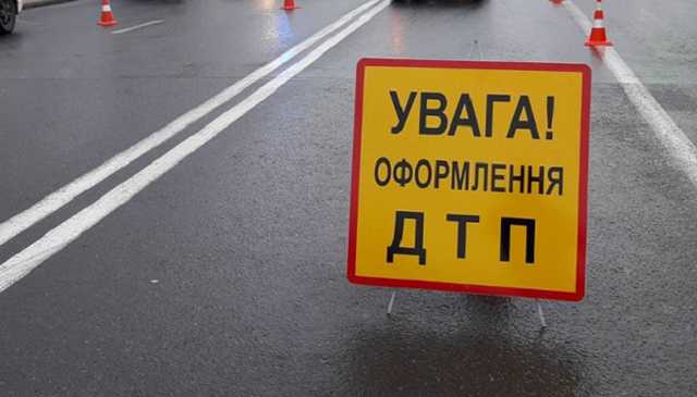 В Харькове столкнулись 6 авто: на место вызвали скорую