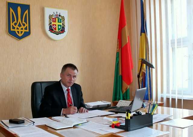 Начальник управления Житомирской ОГА продал свое авто вдвое дороже, чем купил