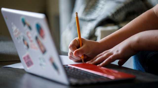 Украинские школьники предпочитают оффлайн, - опрос