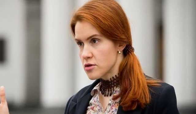 "Слуги народа" намеренно затягивают продолжение заседания ВСК по "вагнеровцам", - Бутусов