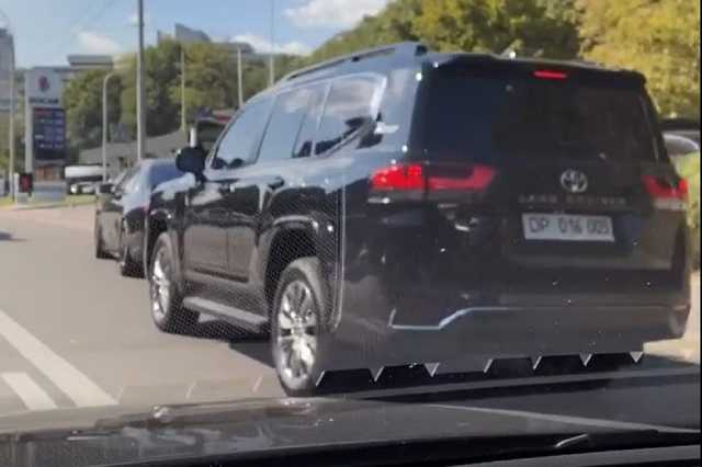 В Киеве заметили загадочный автомобильный кортеж