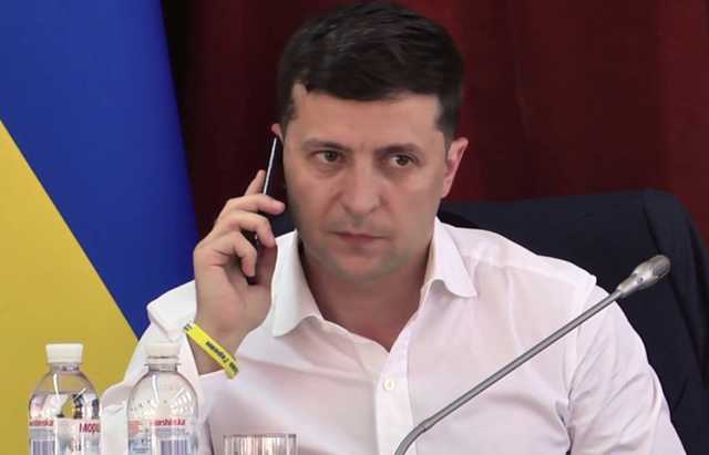 Зеленский поблагодарил "слуг народа" за поддержку закона об олигархах, - Корниенко